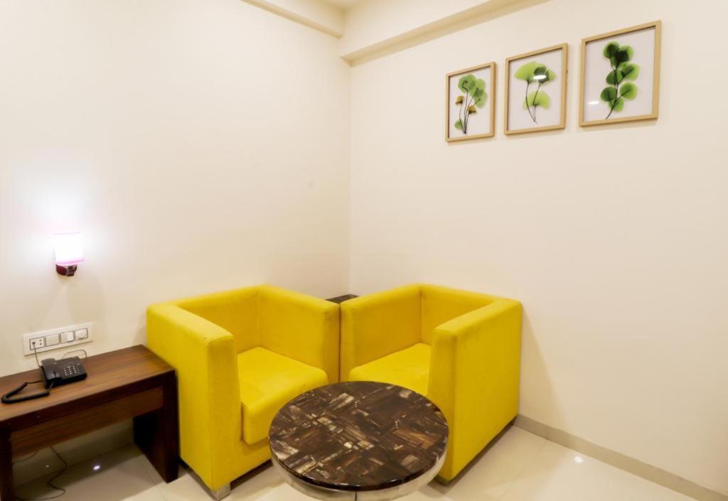 Royal Inn Hotel Ambaji ภายนอก รูปภาพ