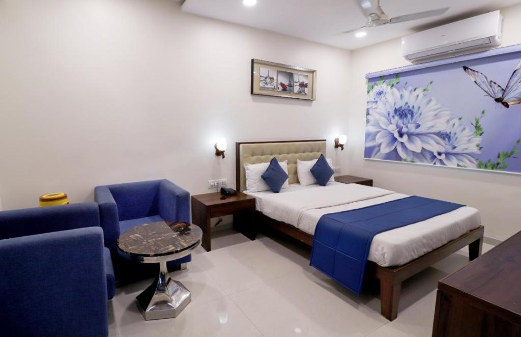 Royal Inn Hotel Ambaji ภายนอก รูปภาพ