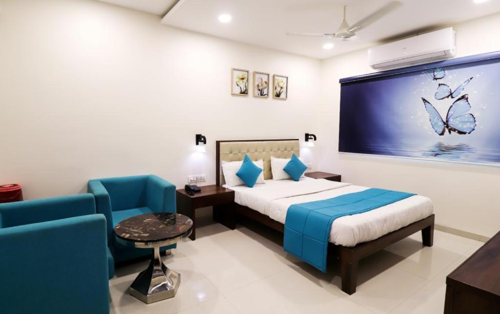 Royal Inn Hotel Ambaji ภายนอก รูปภาพ