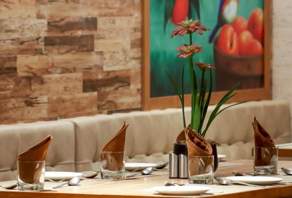 Royal Inn Hotel Ambaji ภายนอก รูปภาพ