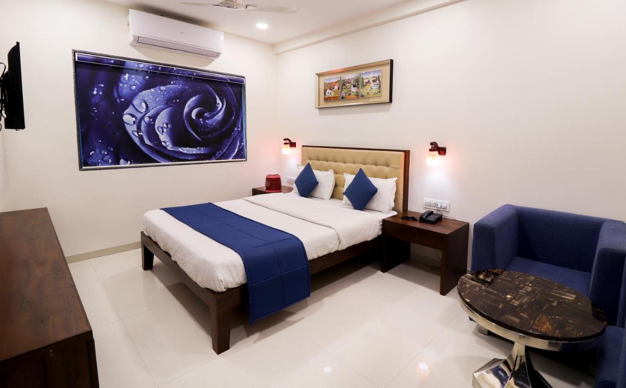 Royal Inn Hotel Ambaji ภายนอก รูปภาพ