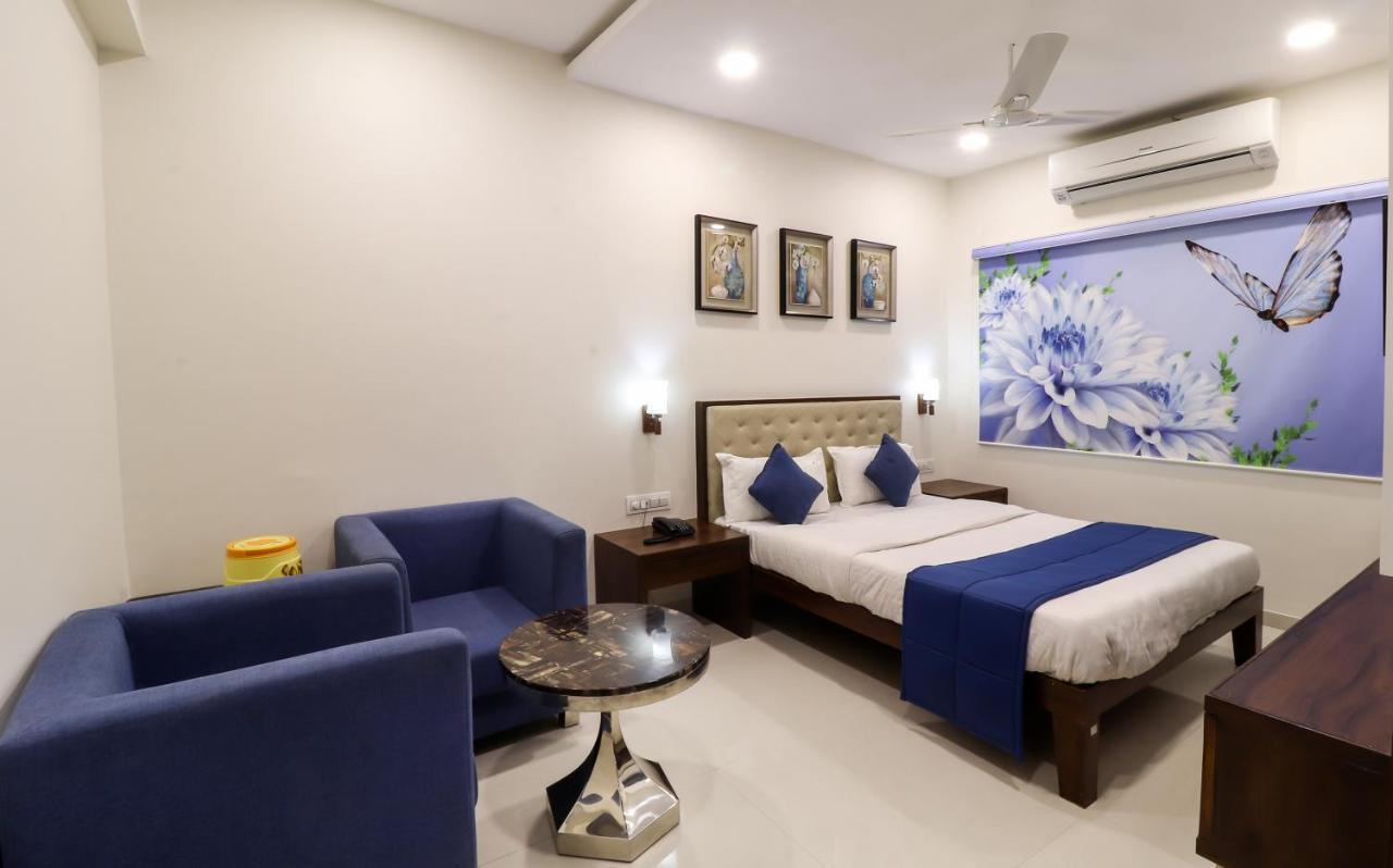 Royal Inn Hotel Ambaji ภายนอก รูปภาพ