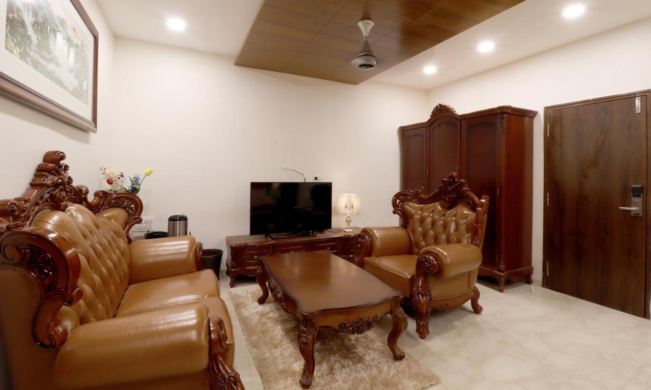 Royal Inn Hotel Ambaji ภายนอก รูปภาพ